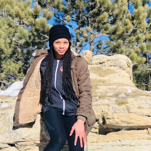 Meet your Posher, Tay - Picture 1 of 1